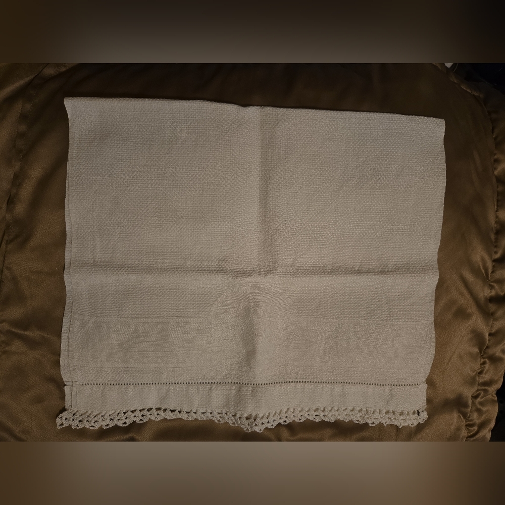 Vintage Linens Lot, Includes Linen Cloth Napkins - Picture 7 of 7